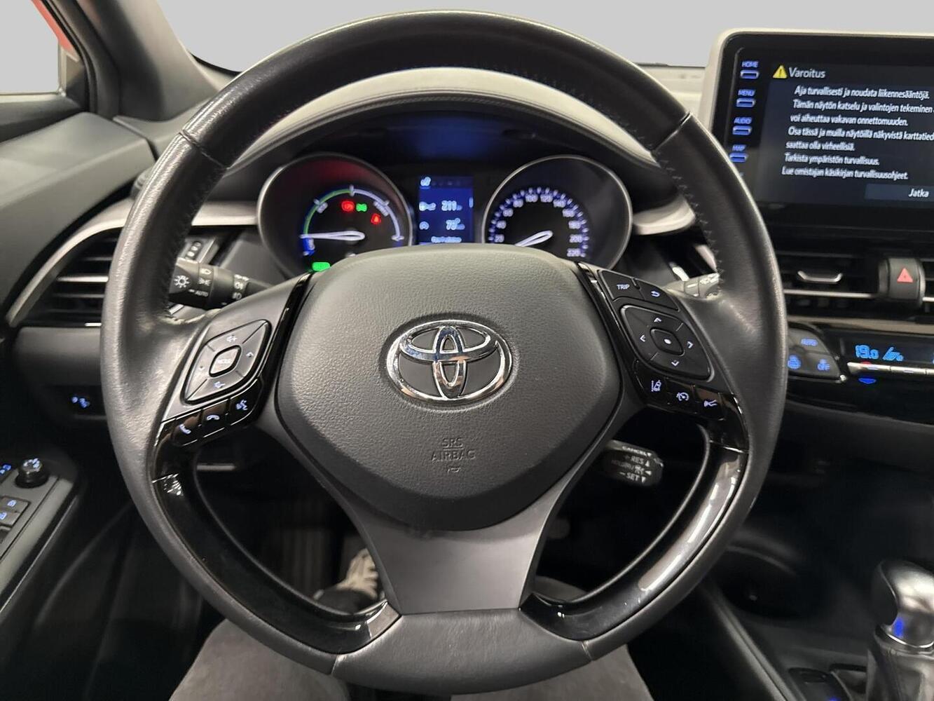 Toyota C-HR vaihtoauto