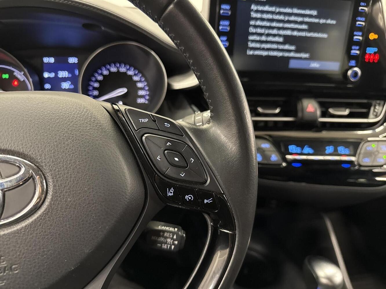 Toyota C-HR vaihtoauto