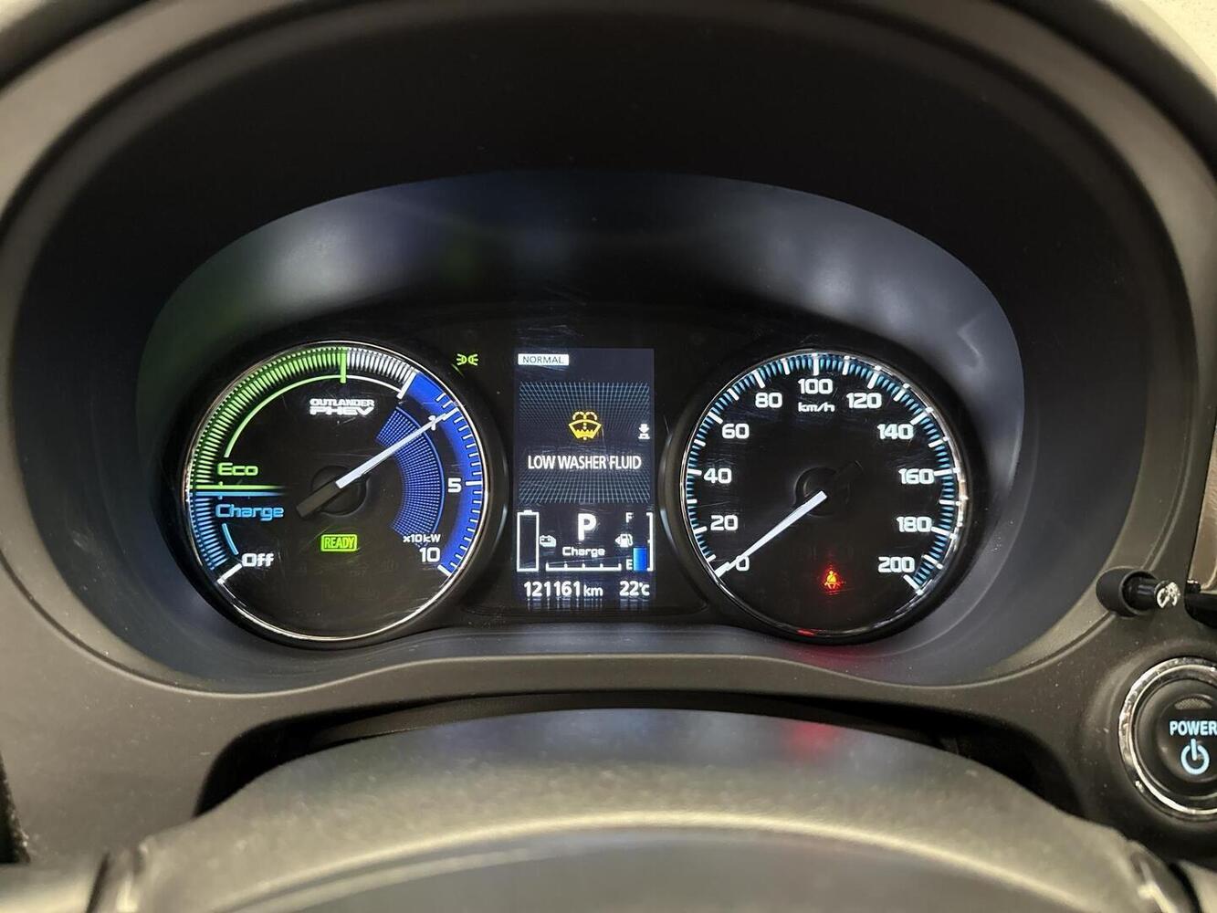 Mitsubishi Outlander PHEV vaihtoauto