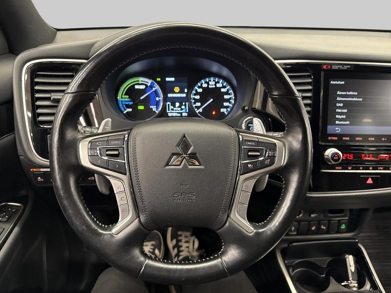 Mitsubishi Outlander PHEV vaihtoauto