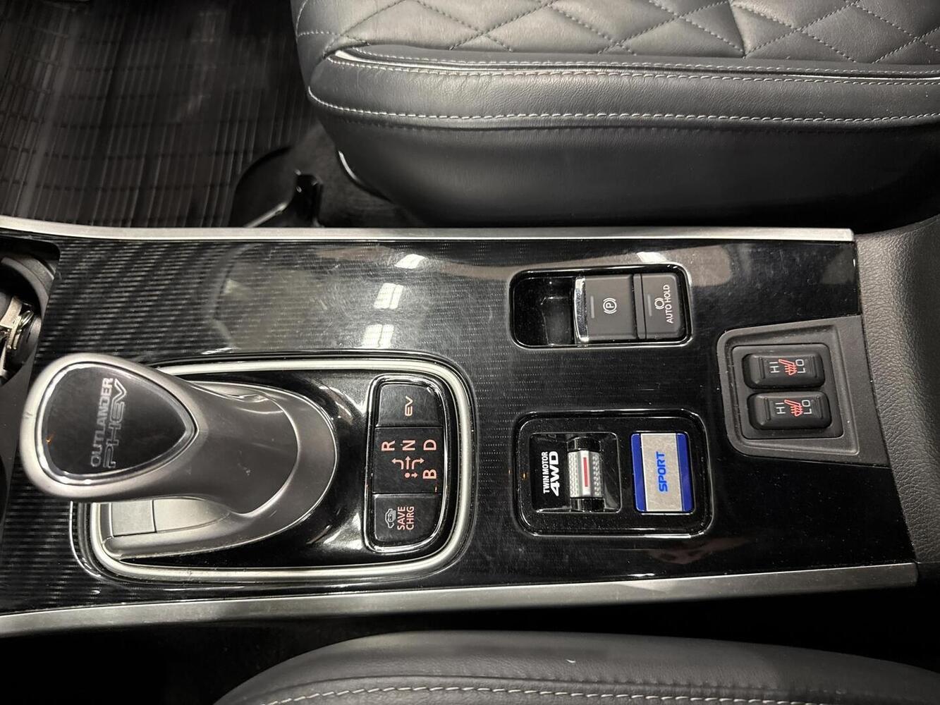 Mitsubishi Outlander PHEV vaihtoauto