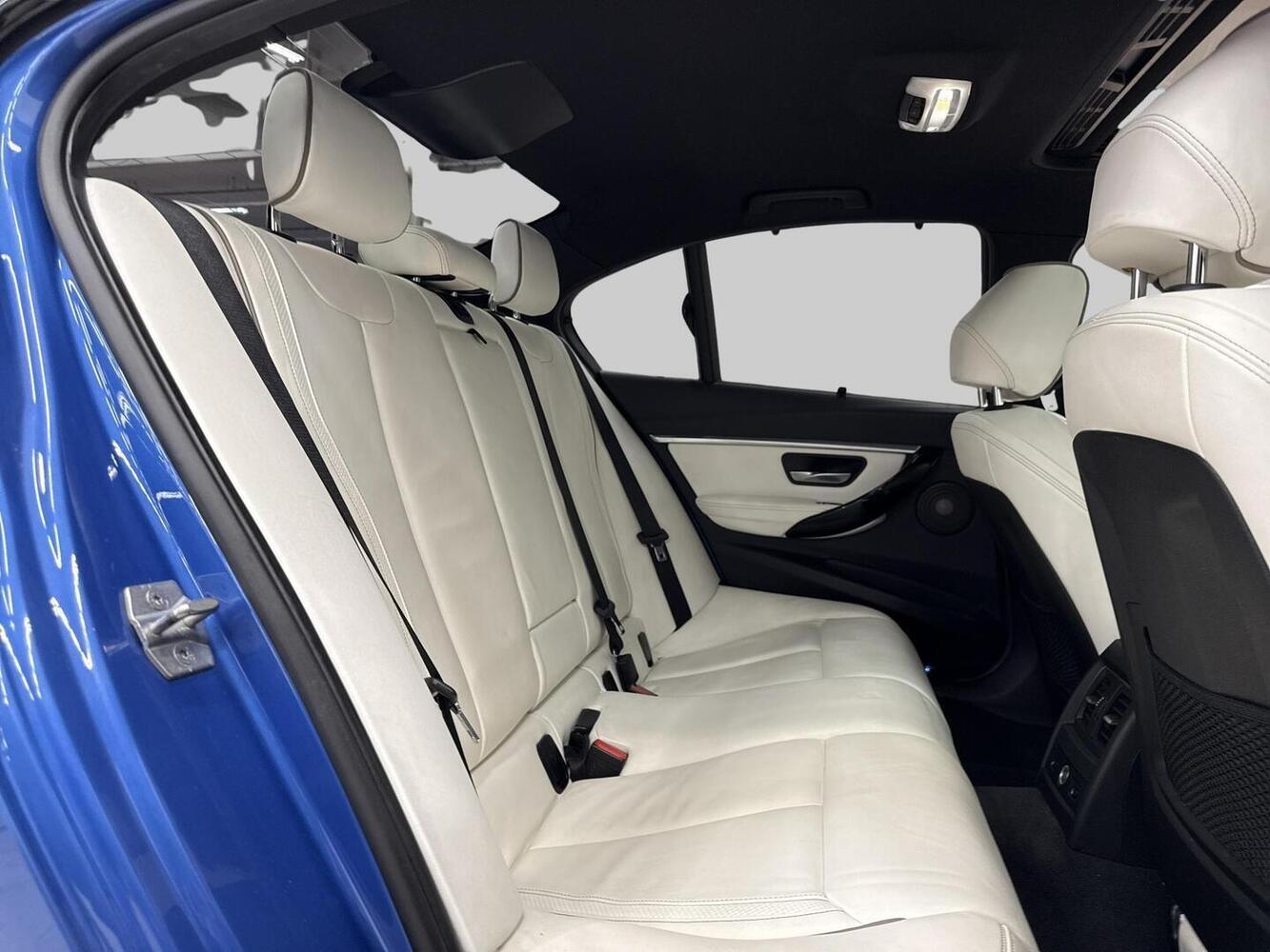 BMW 330 vaihtoauto