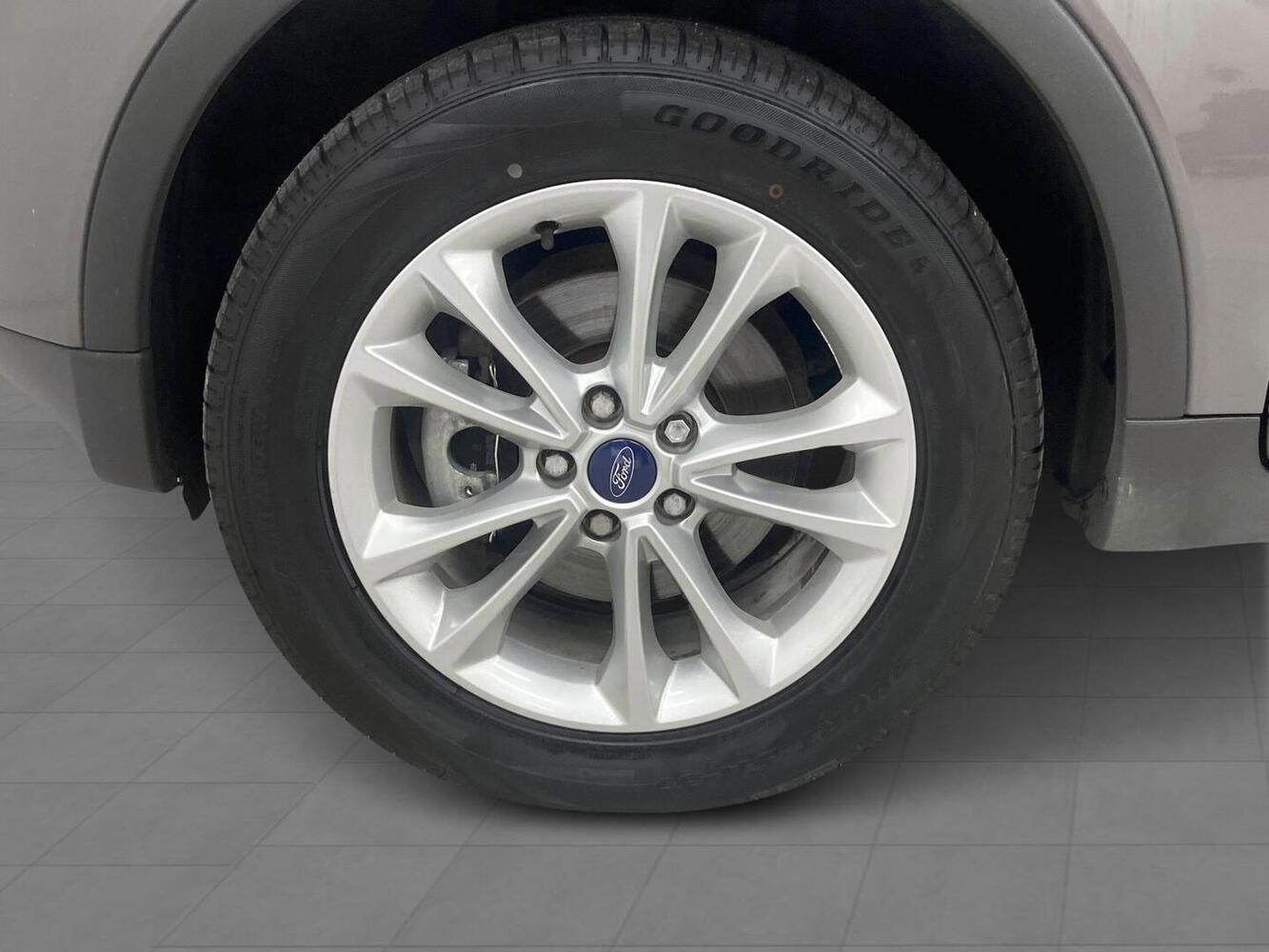 Ford Kuga vaihtoauto