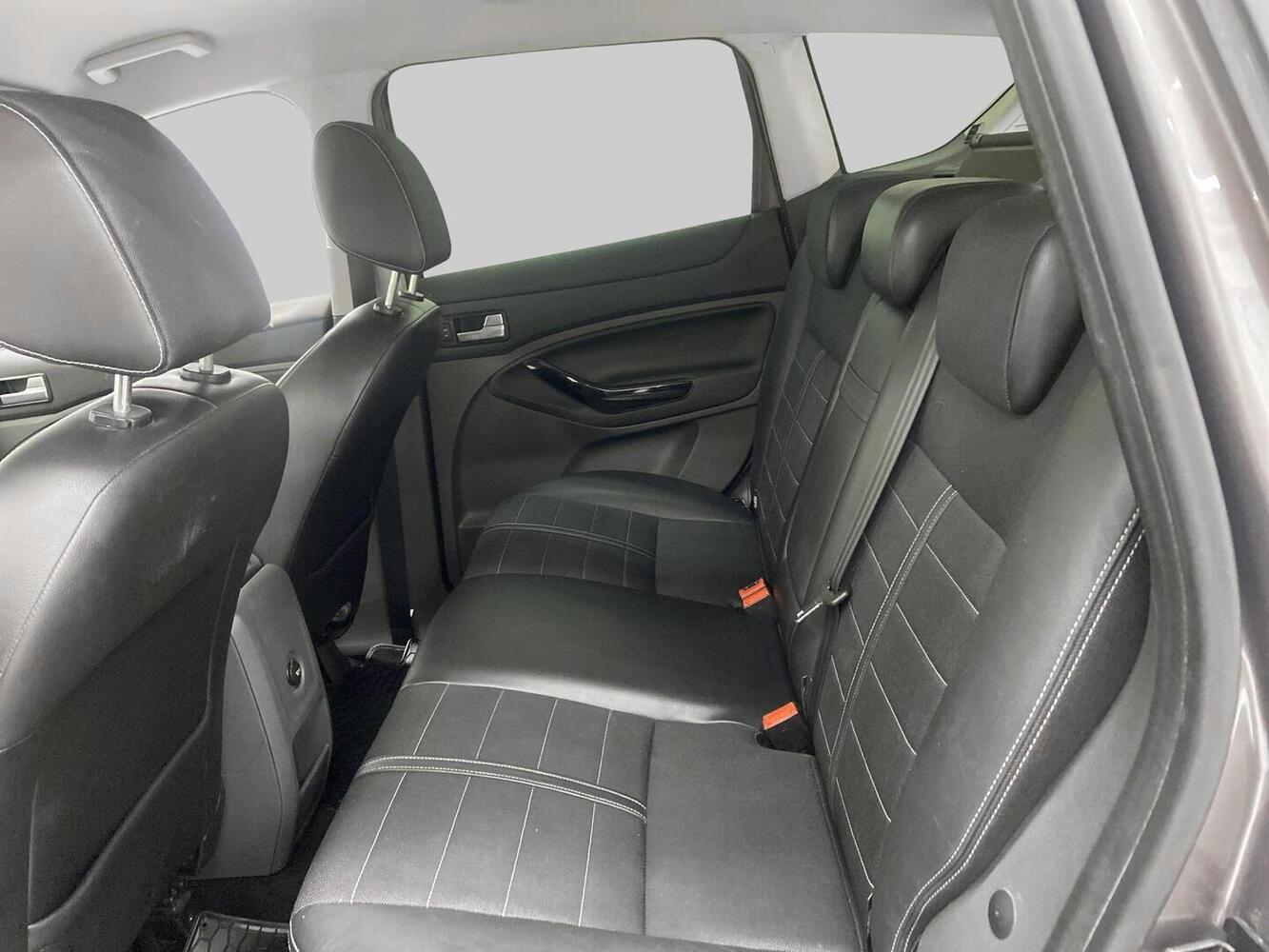 Ford Kuga vaihtoauto