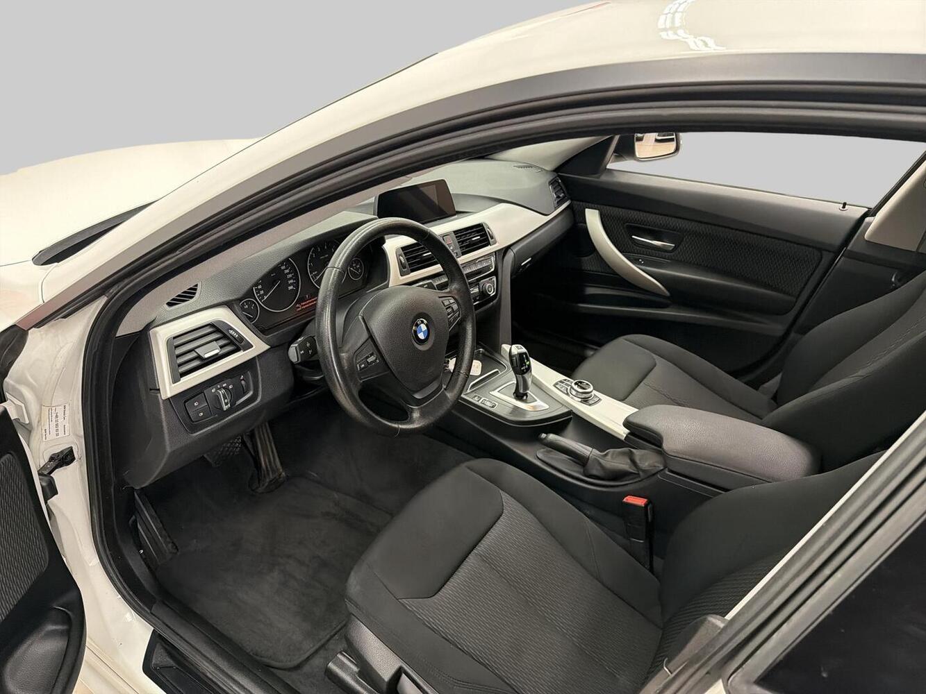 BMW 320 vaihtoauto