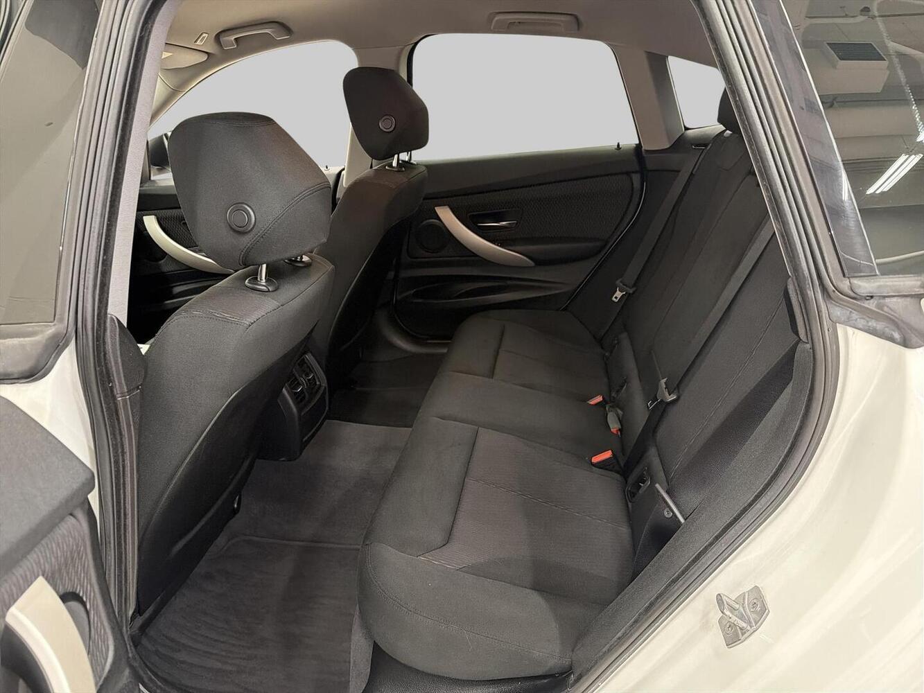 BMW 320 vaihtoauto