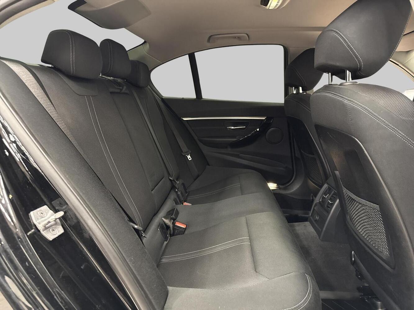 BMW 330 vaihtoauto