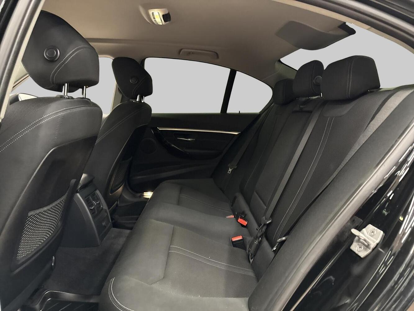 BMW 330 vaihtoauto