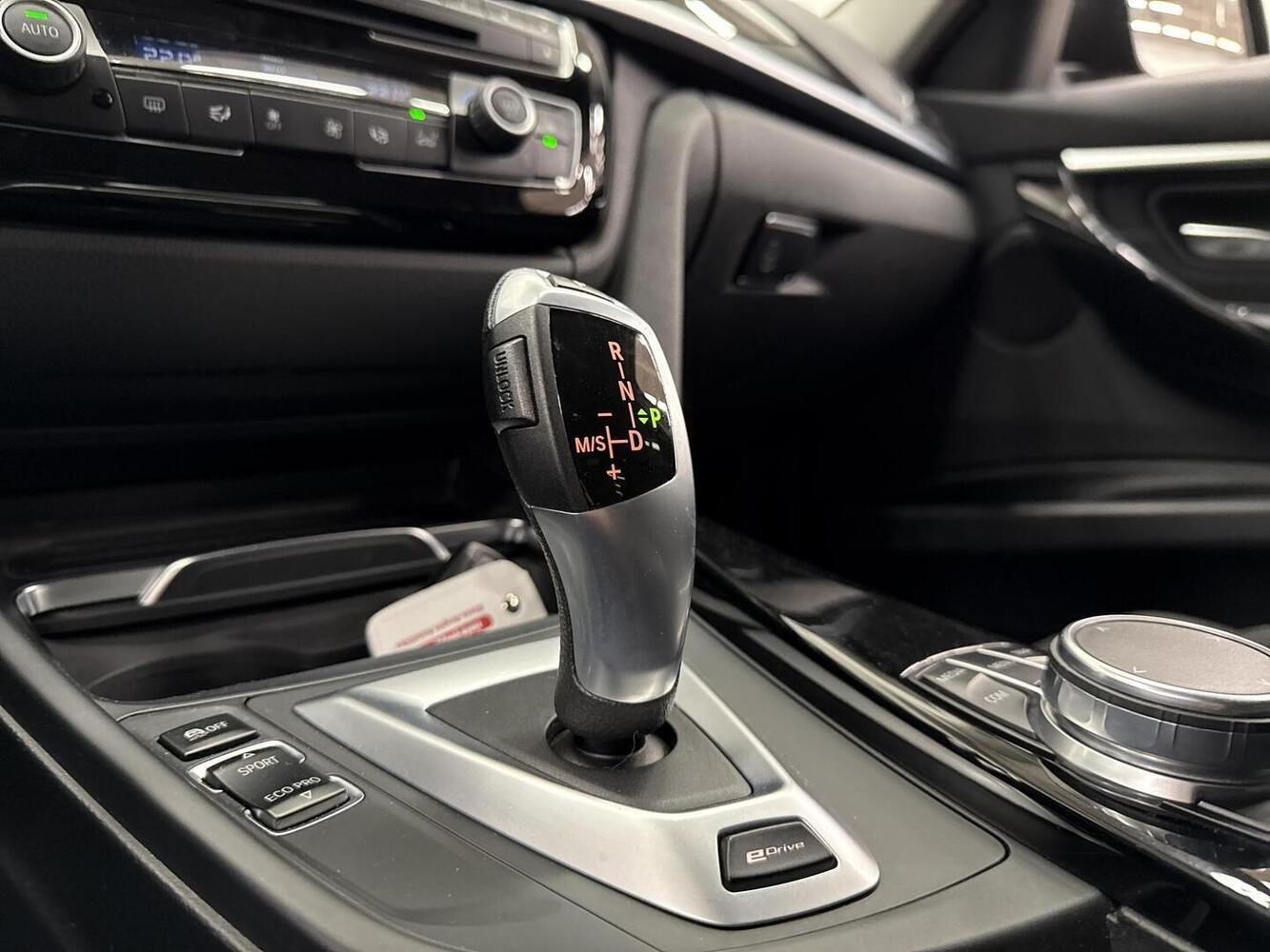 BMW 330 vaihtoauto