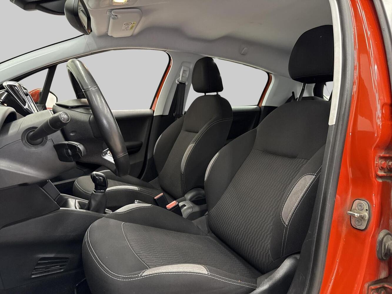 Peugeot 208 vaihtoauto