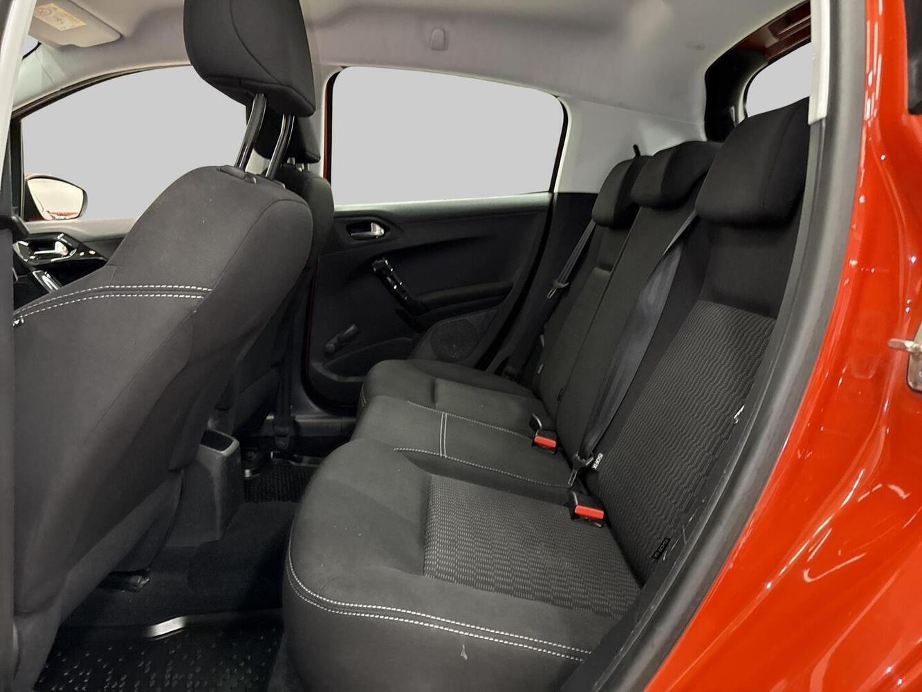 Peugeot 208 vaihtoauto