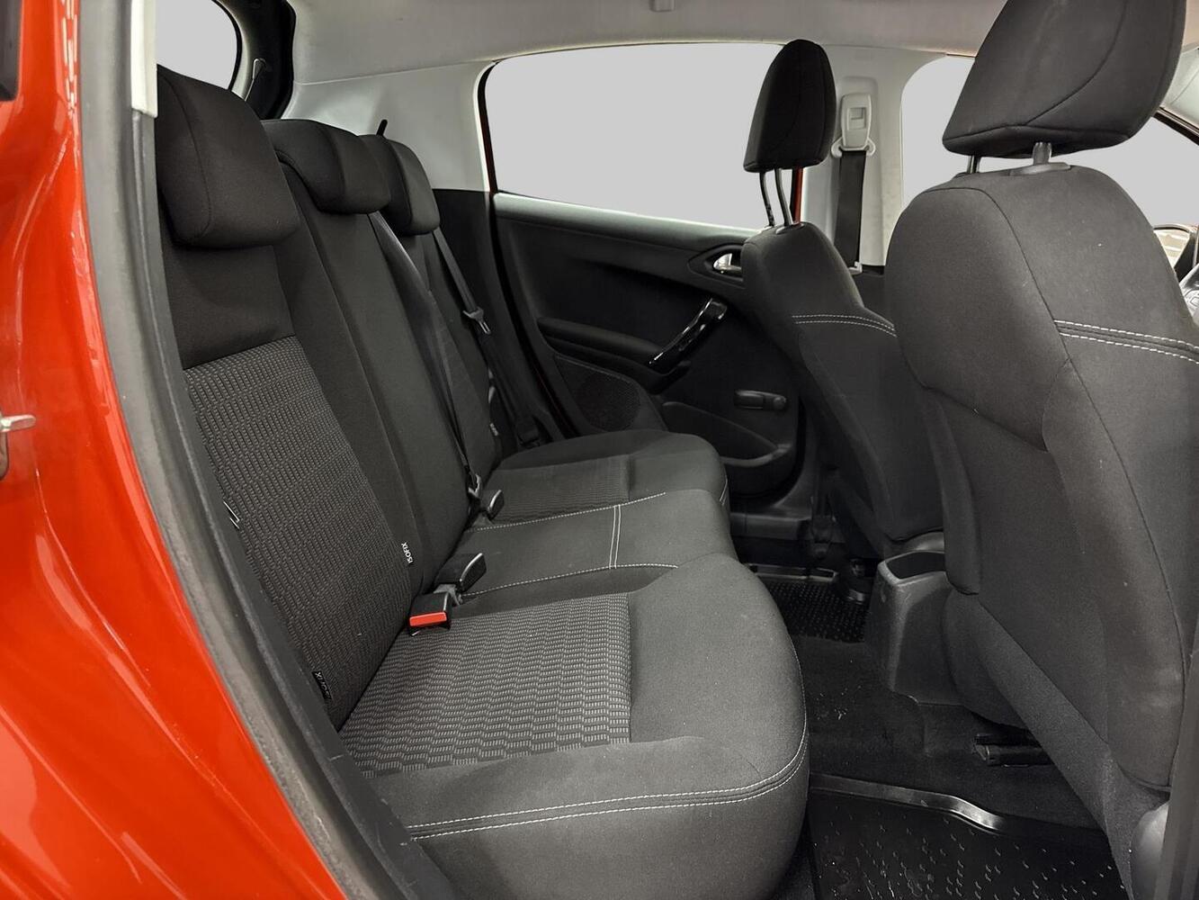 Peugeot 208 vaihtoauto