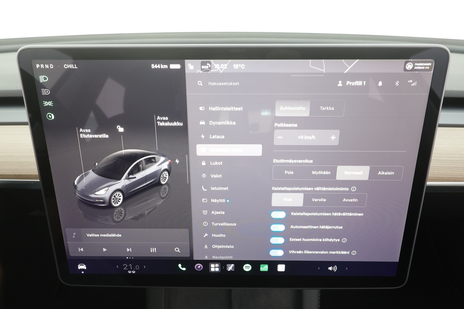 Tesla Model 3 vaihtoauto