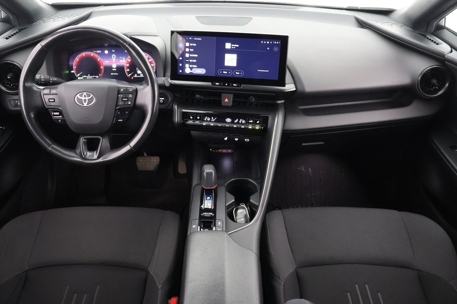 Toyota C-HR vaihtoauto