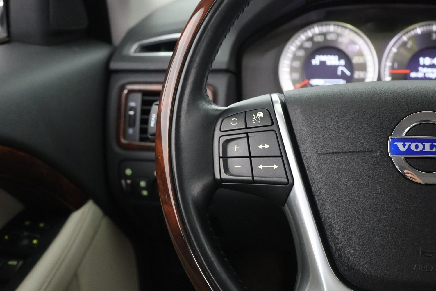 Volvo XC70 vaihtoauto