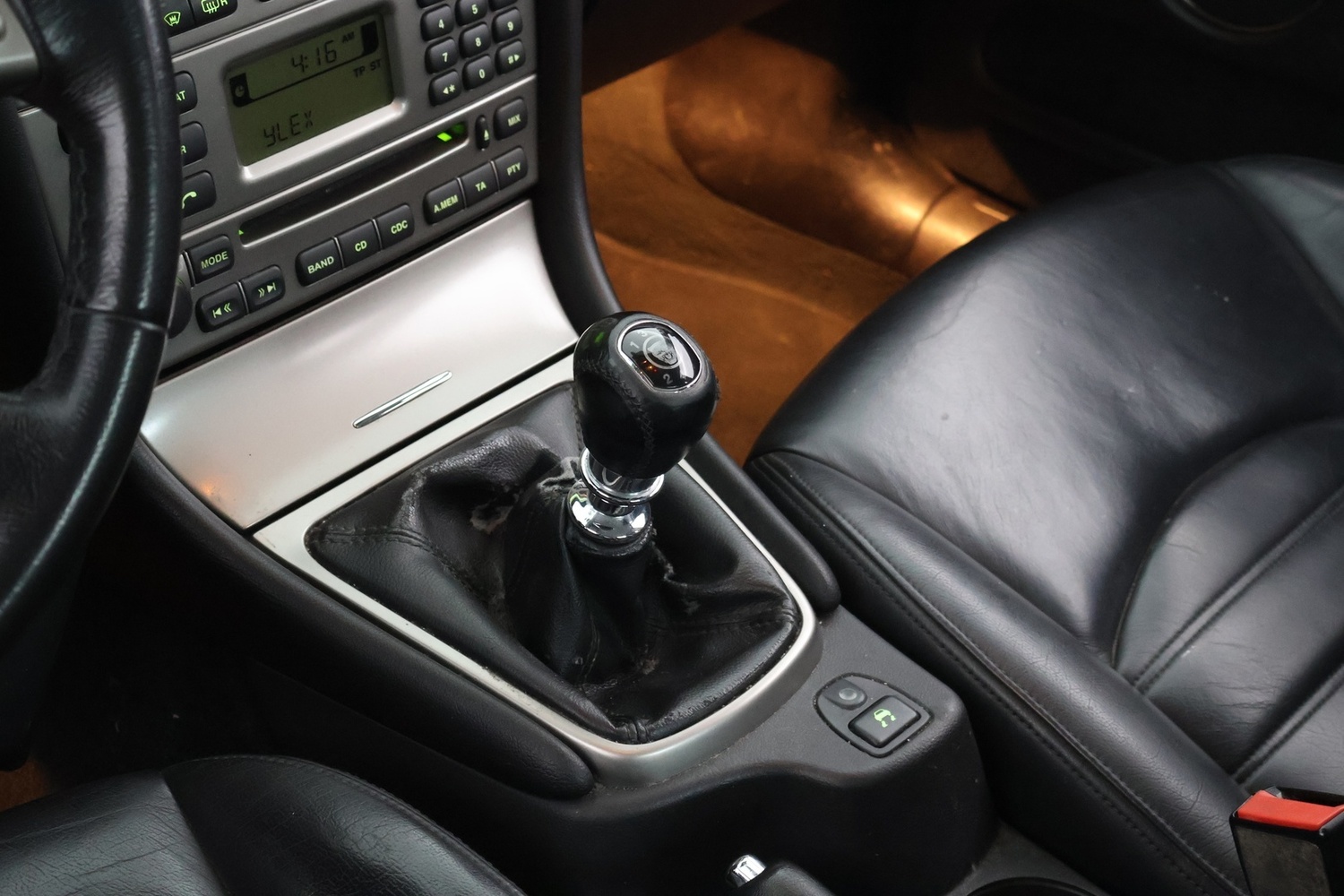 Jaguar X-Type vaihtoauto