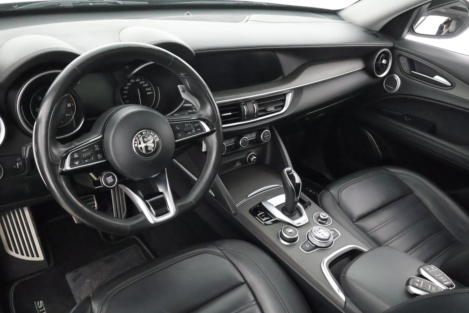 Alfa Romeo Stelvio vaihtoauto