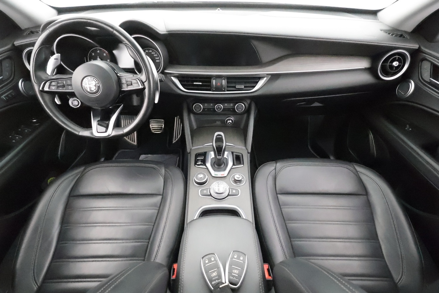 Alfa Romeo Stelvio vaihtoauto