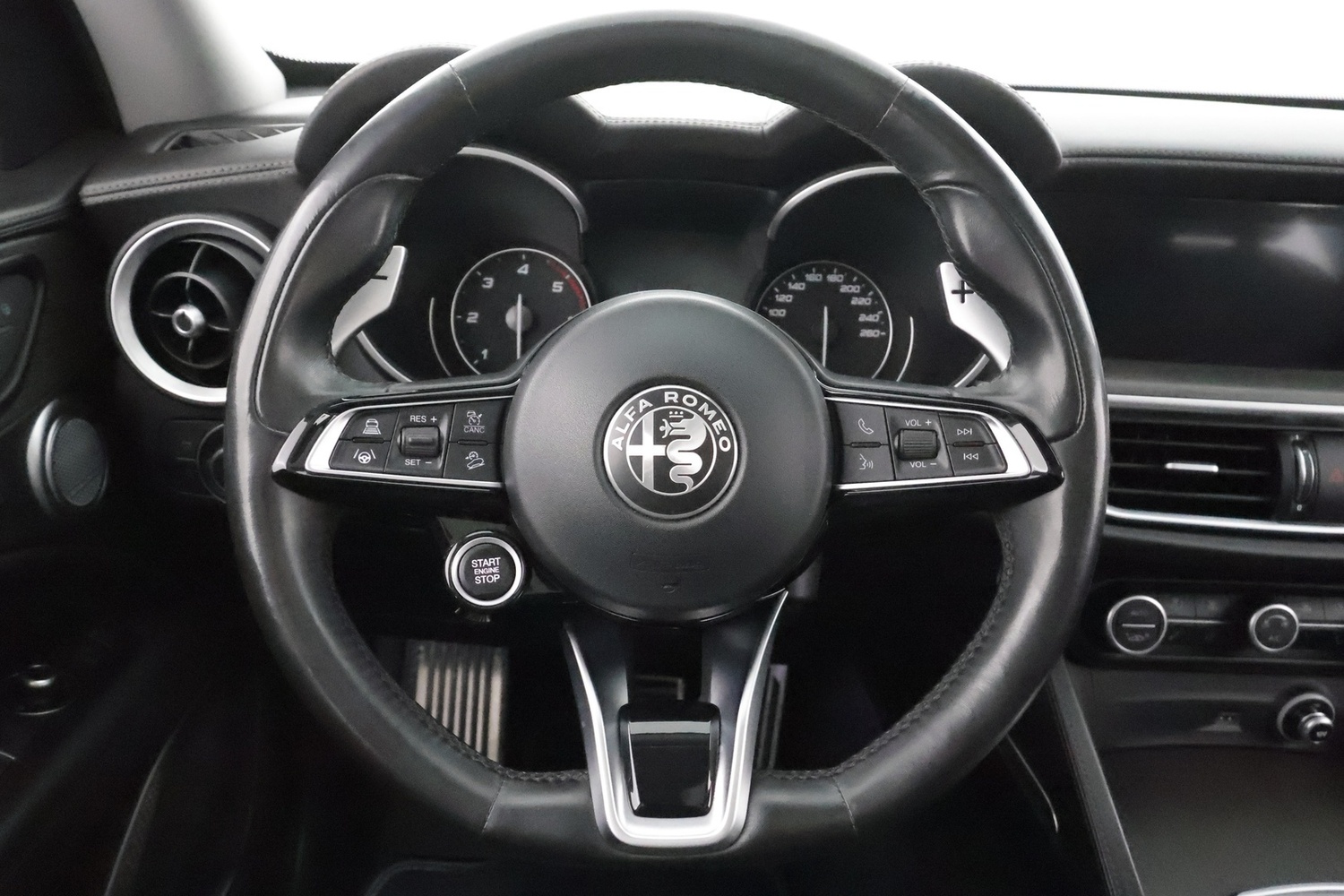 Alfa Romeo Stelvio vaihtoauto