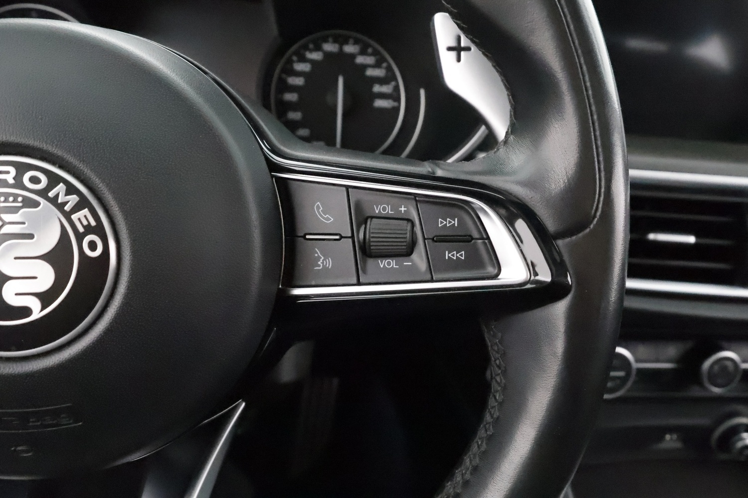 Alfa Romeo Stelvio vaihtoauto