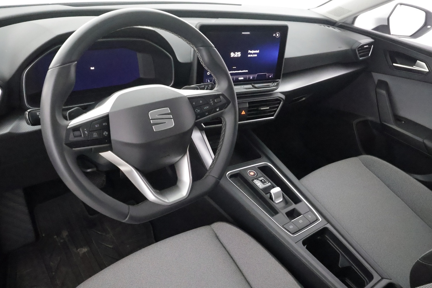SEAT Leon Sportstourer vaihtoauto