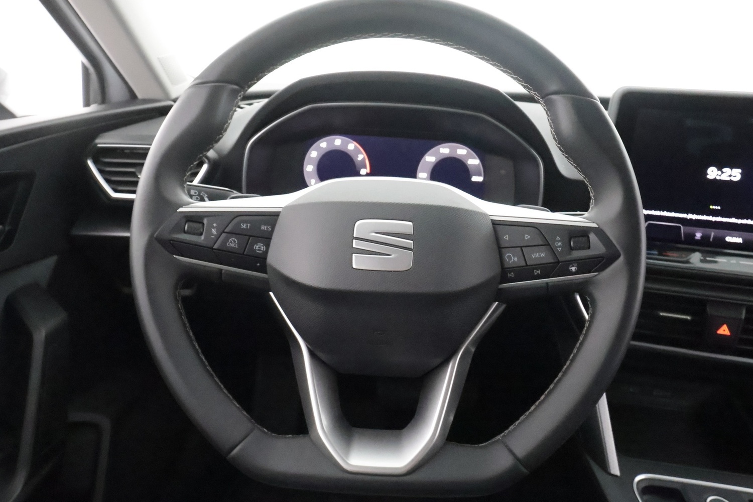 SEAT Leon Sportstourer vaihtoauto
