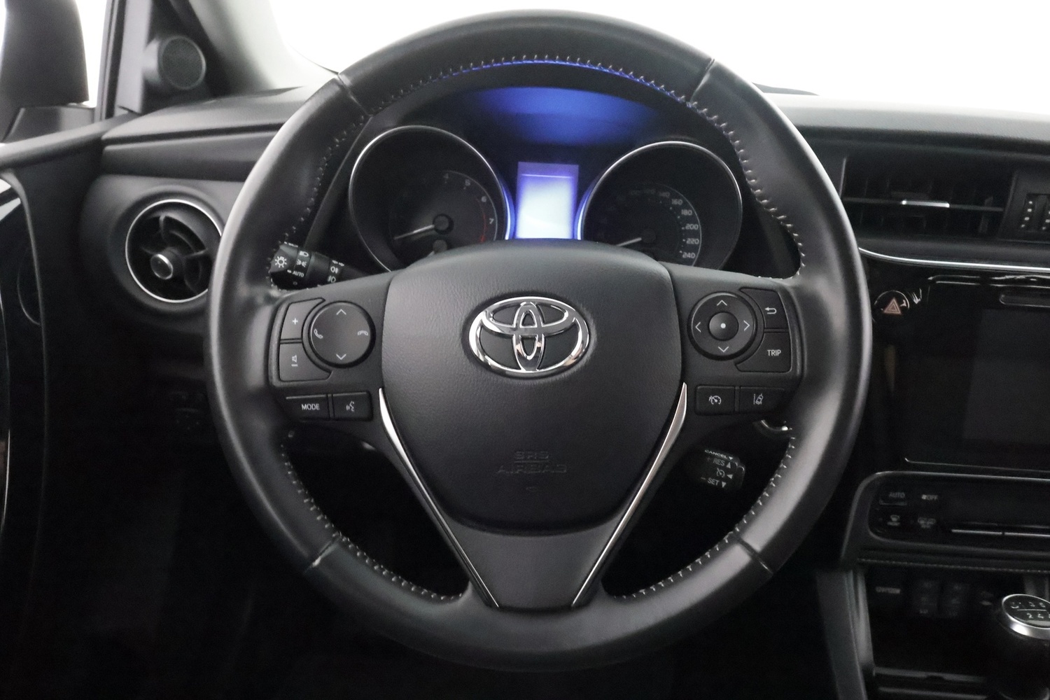Toyota Auris vaihtoauto