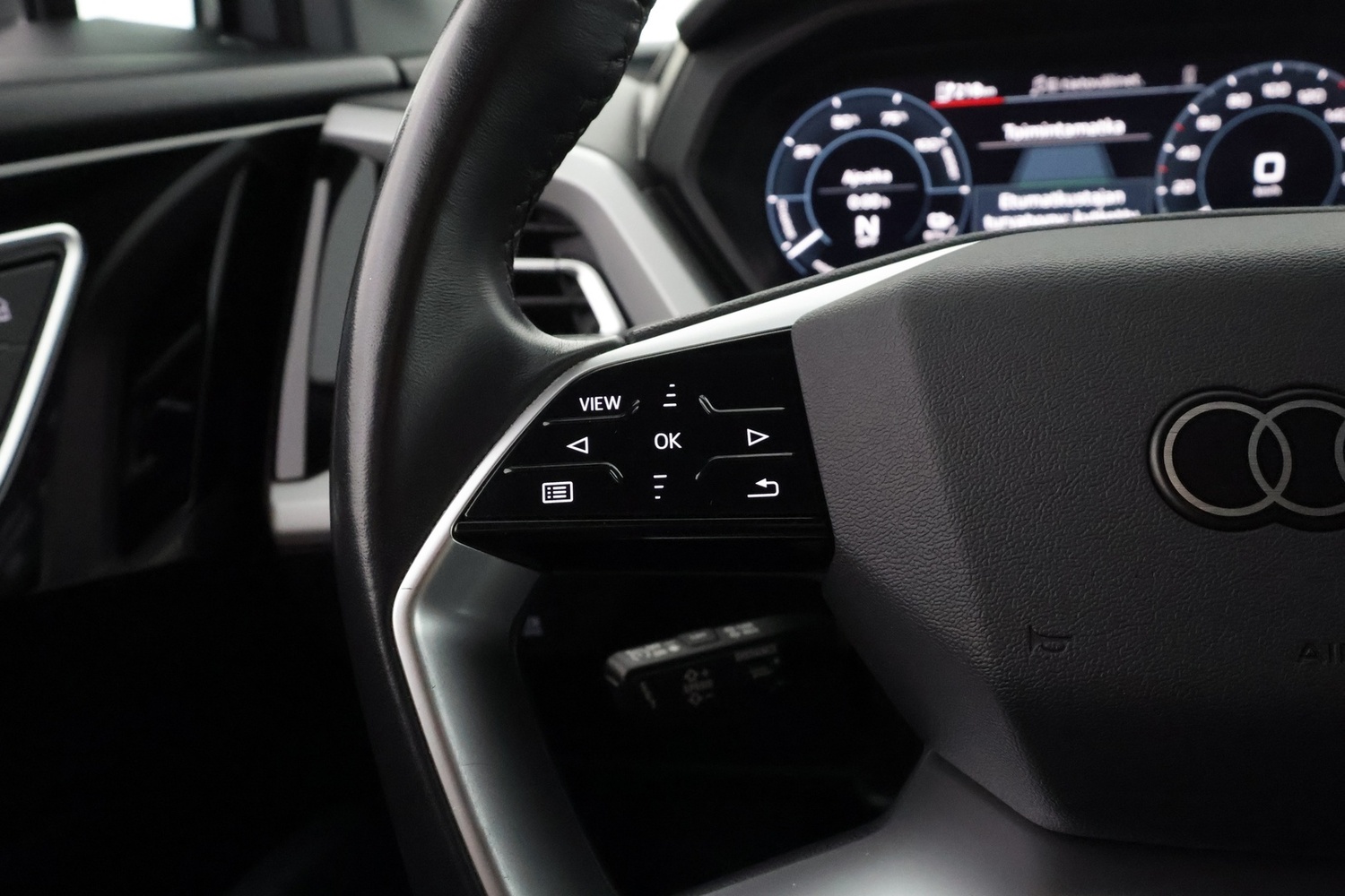 Audi Q4 e-tron vaihtoauto