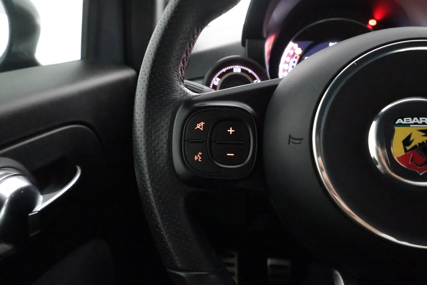Fiat-Abarth 500 vaihtoauto