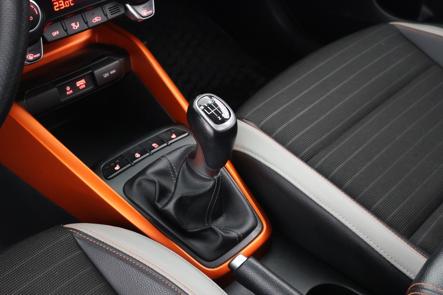 Kia Stonic vaihtoauto