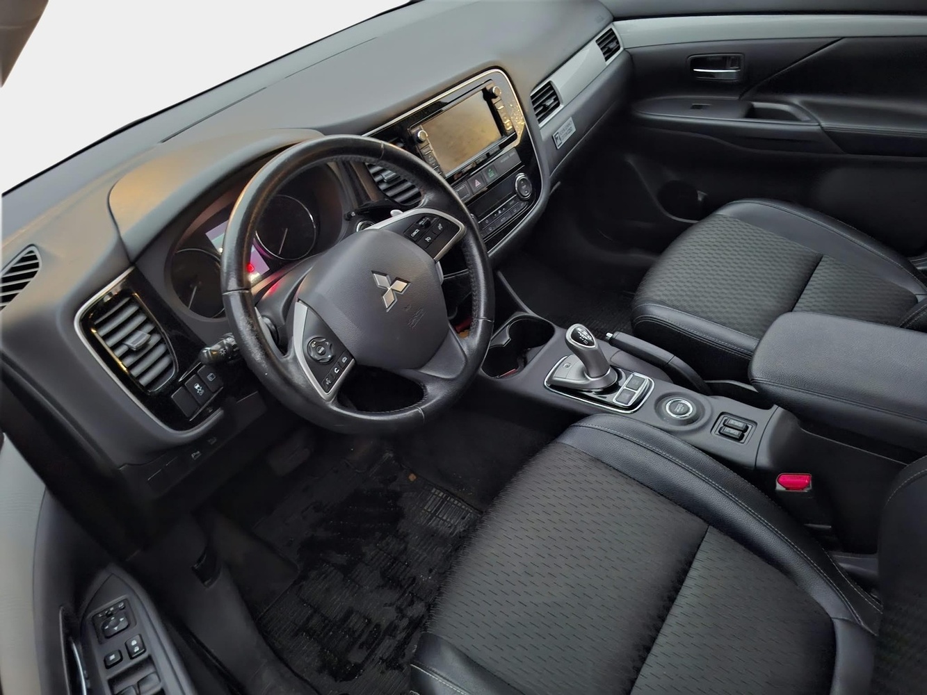 Mitsubishi Outlander PHEV vaihtoauto