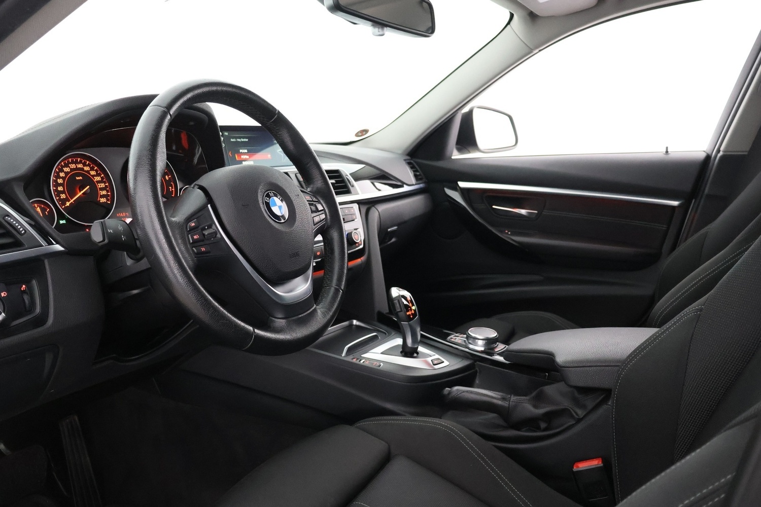 BMW 330 vaihtoauto