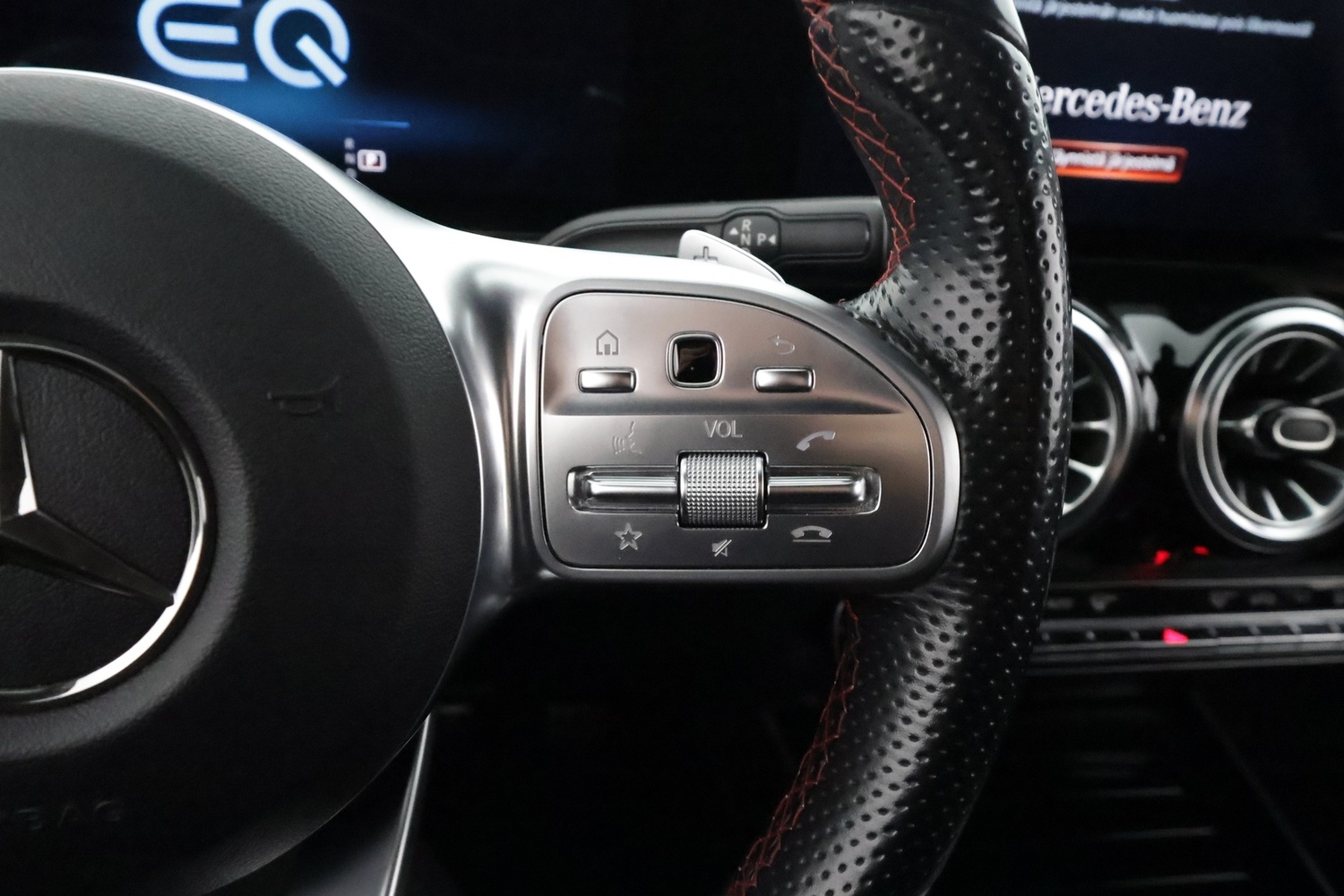 Mercedes-Benz EQA vaihtoauto