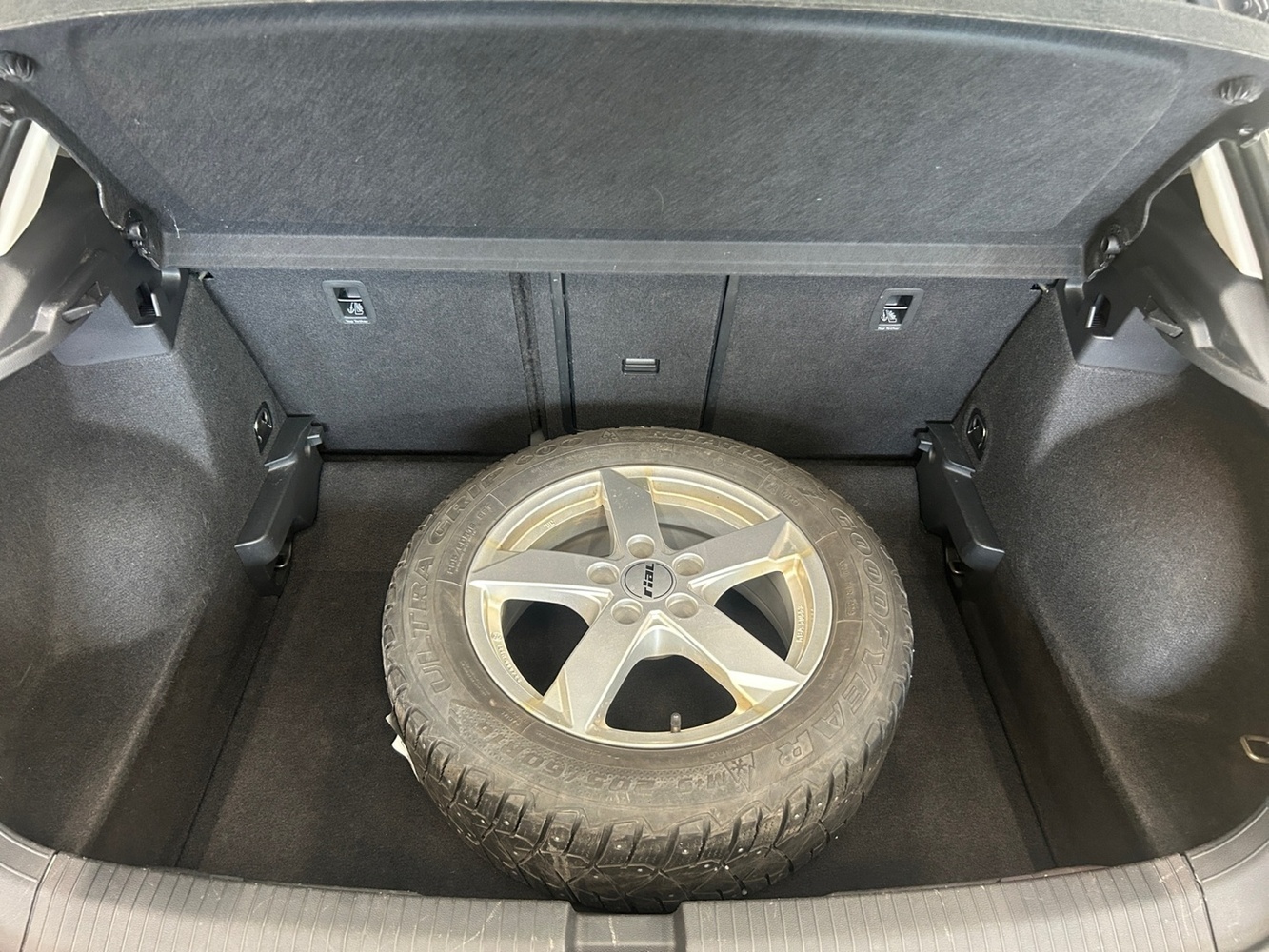 Volkswagen T-Roc vaihtoauto