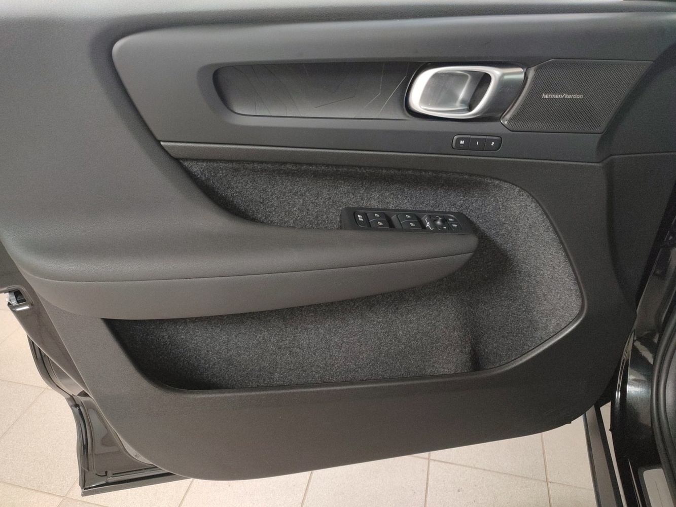 Volvo EX40 vaihtoauto