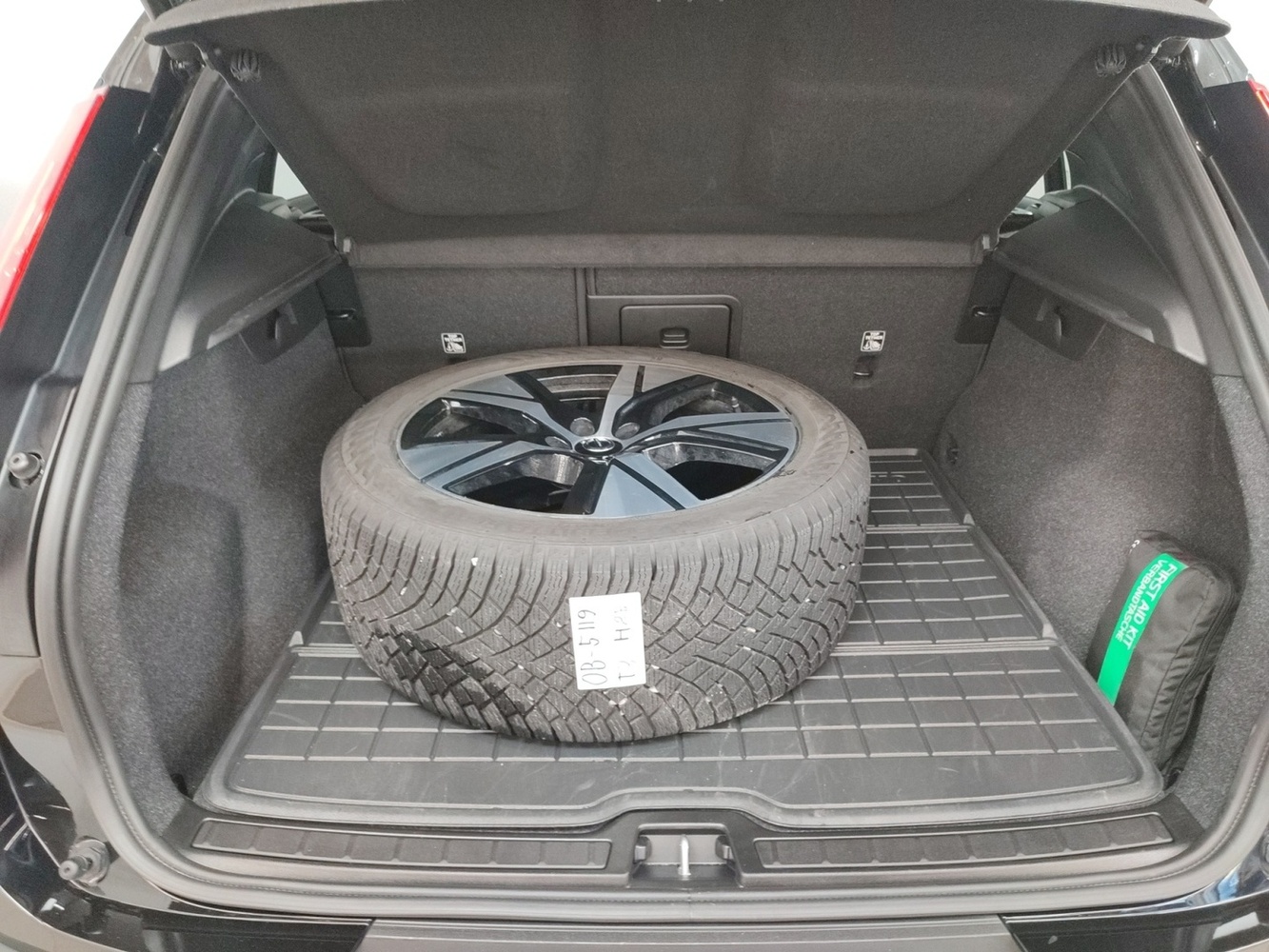 Volvo EX40 vaihtoauto