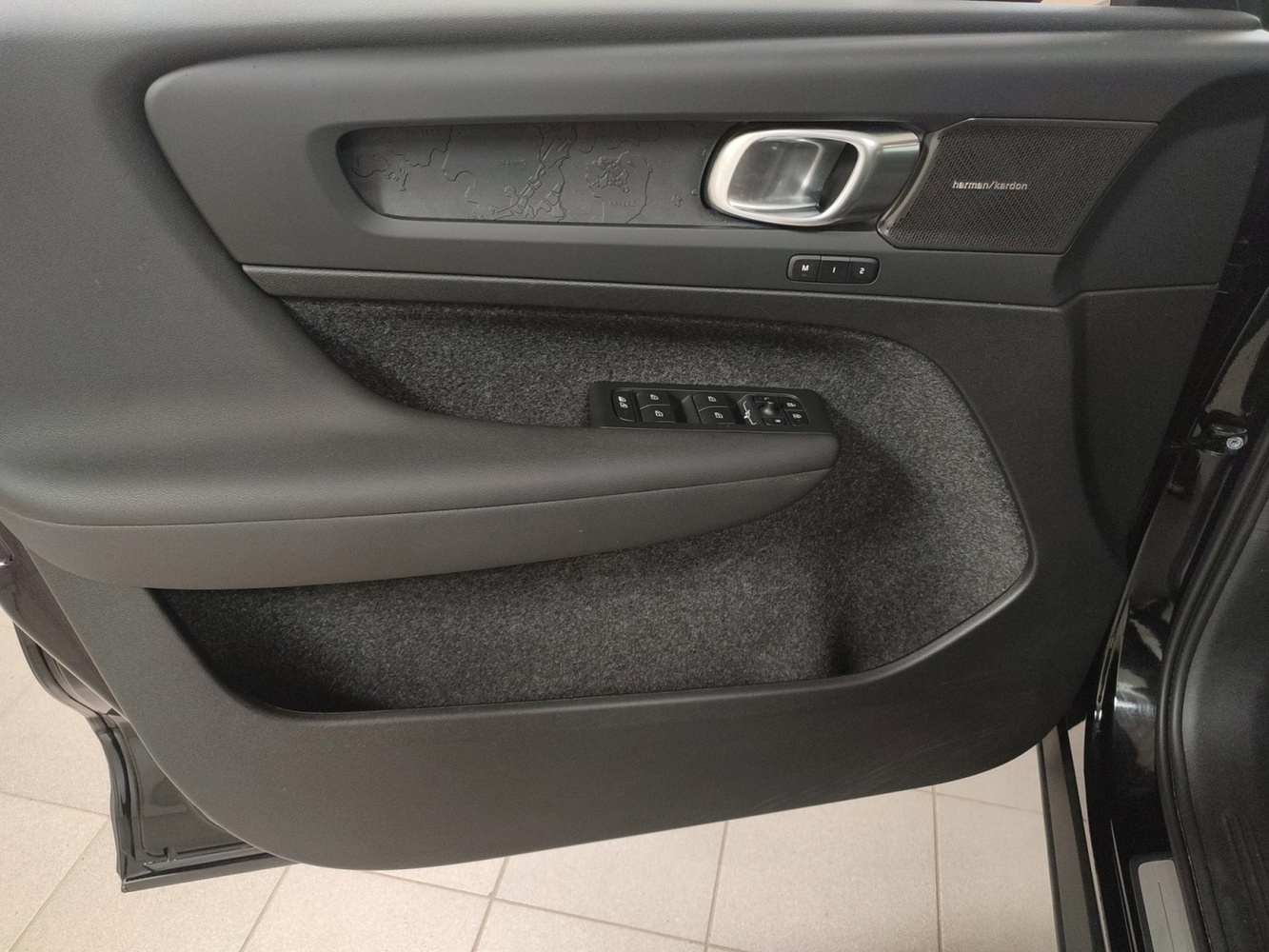 Volvo EX40 vaihtoauto