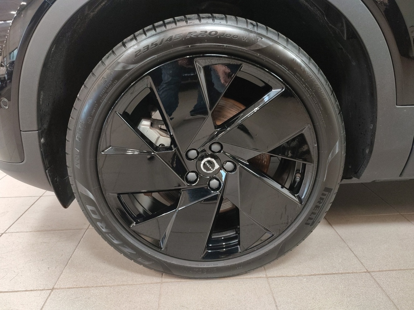 Volvo EX40 vaihtoauto