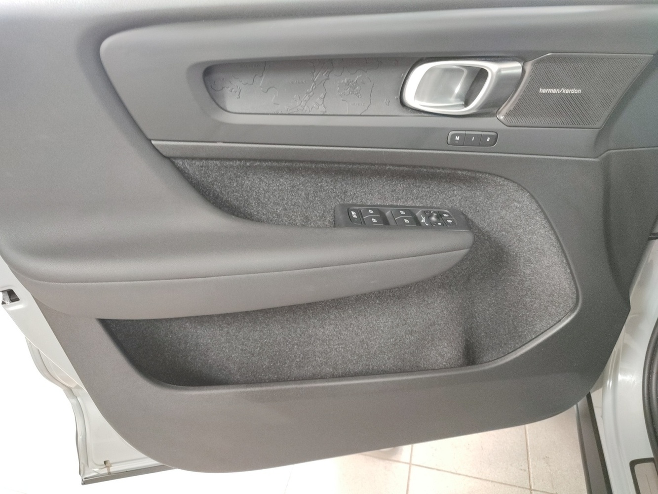Volvo EX40 vaihtoauto