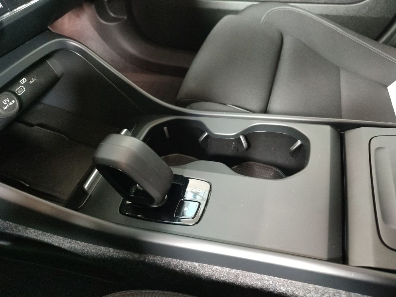 Volvo EX40 vaihtoauto