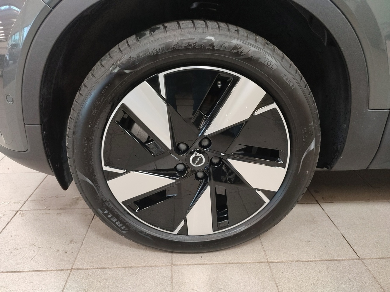Volvo EX40 vaihtoauto