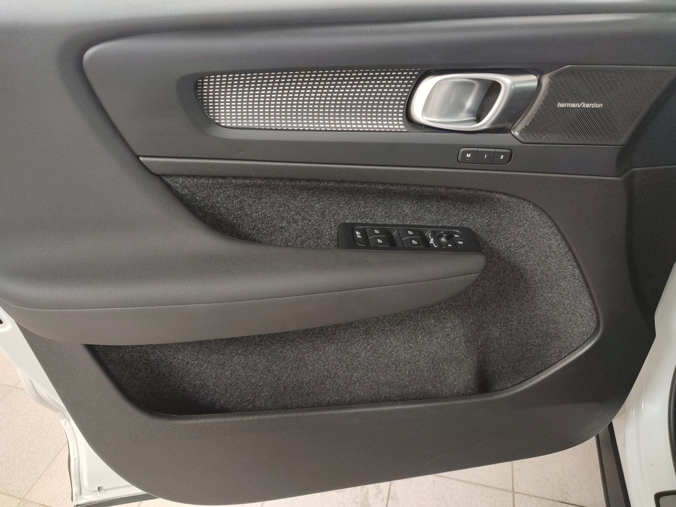 Volvo EX40 vaihtoauto
