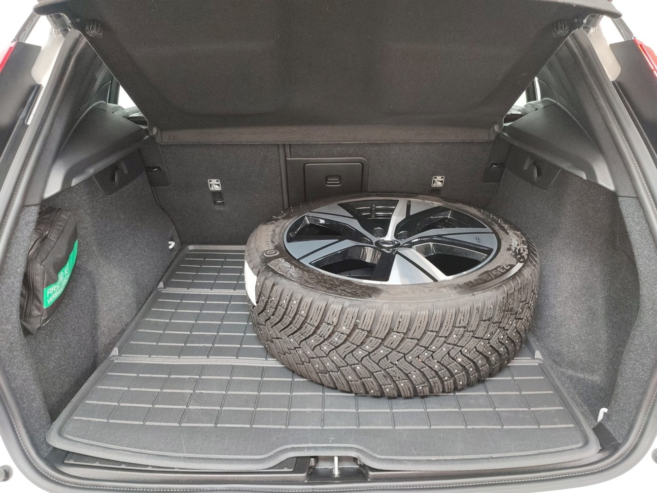 Volvo EX40 vaihtoauto