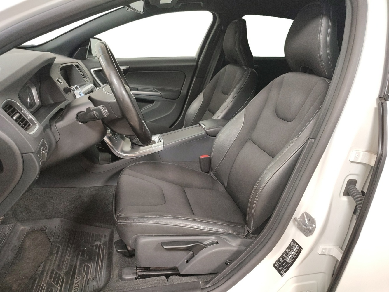 Volvo V60 Cross Country vaihtoauto