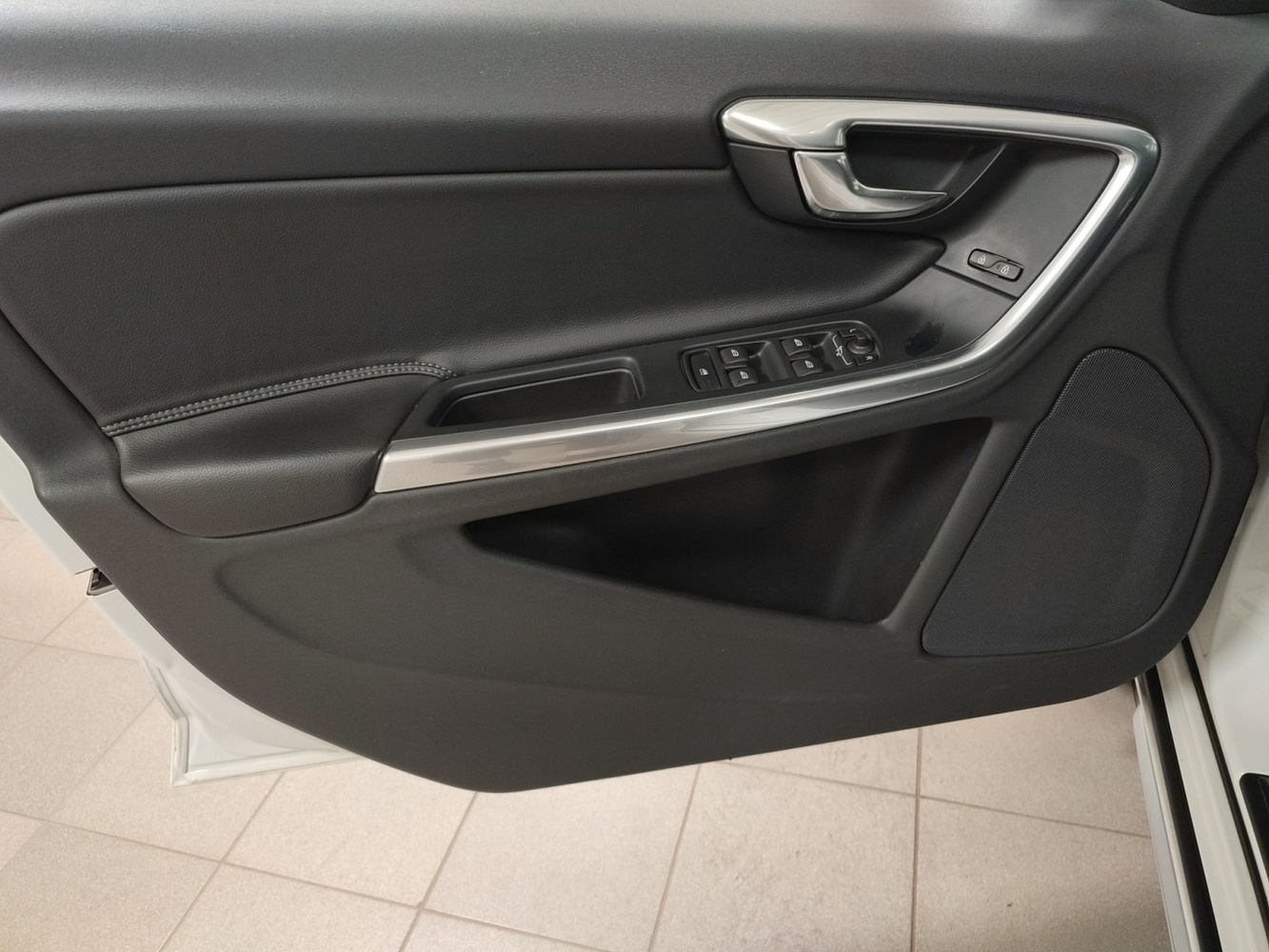 Volvo V60 Cross Country vaihtoauto