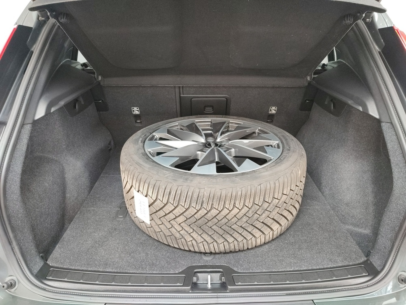 Volvo EX40 vaihtoauto