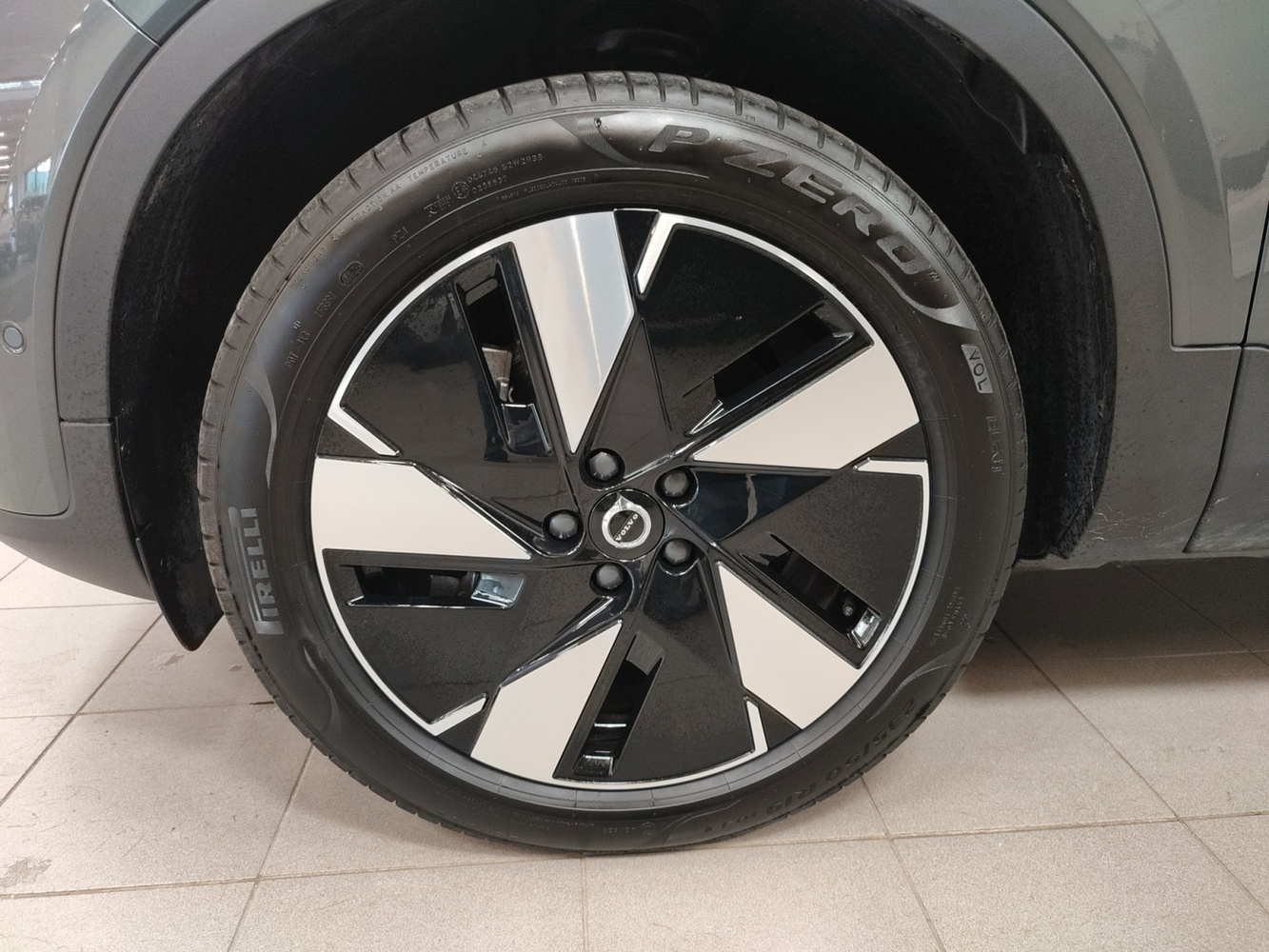 Volvo EX40 vaihtoauto