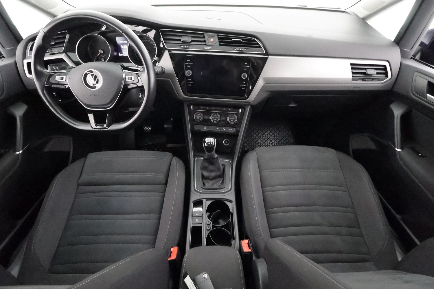 Volkswagen Touran vaihtoauto