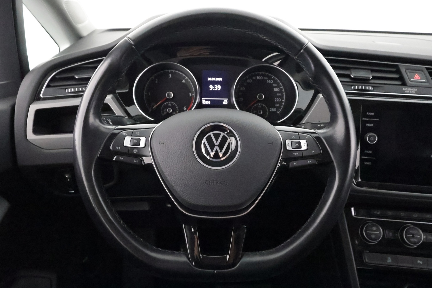 Volkswagen Touran vaihtoauto