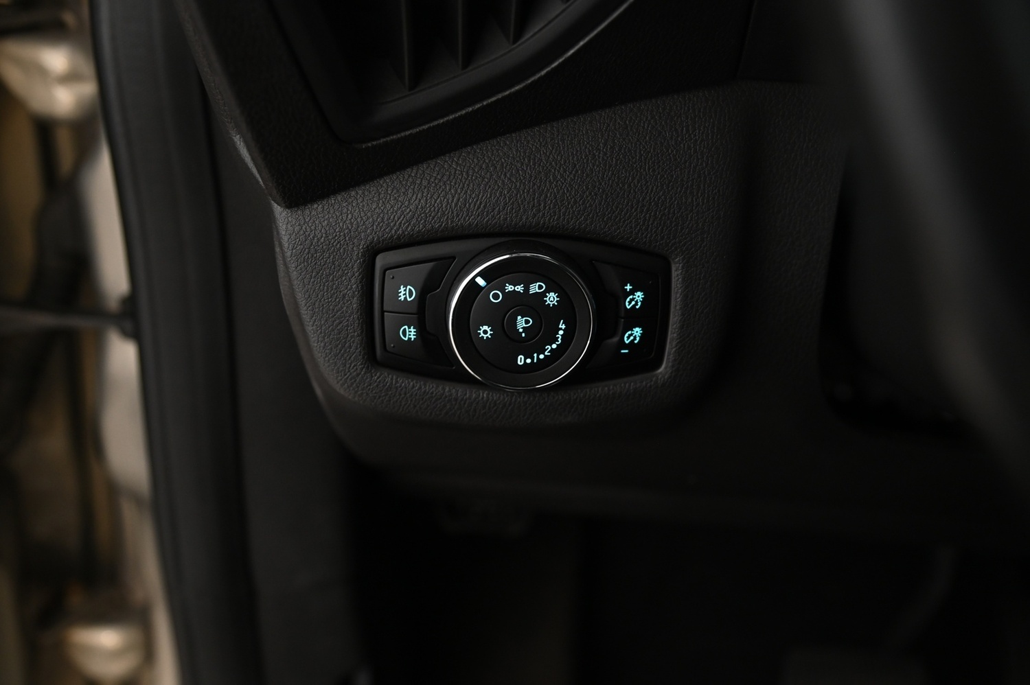 Ford Grand Tourneo Connect vaihtoauto